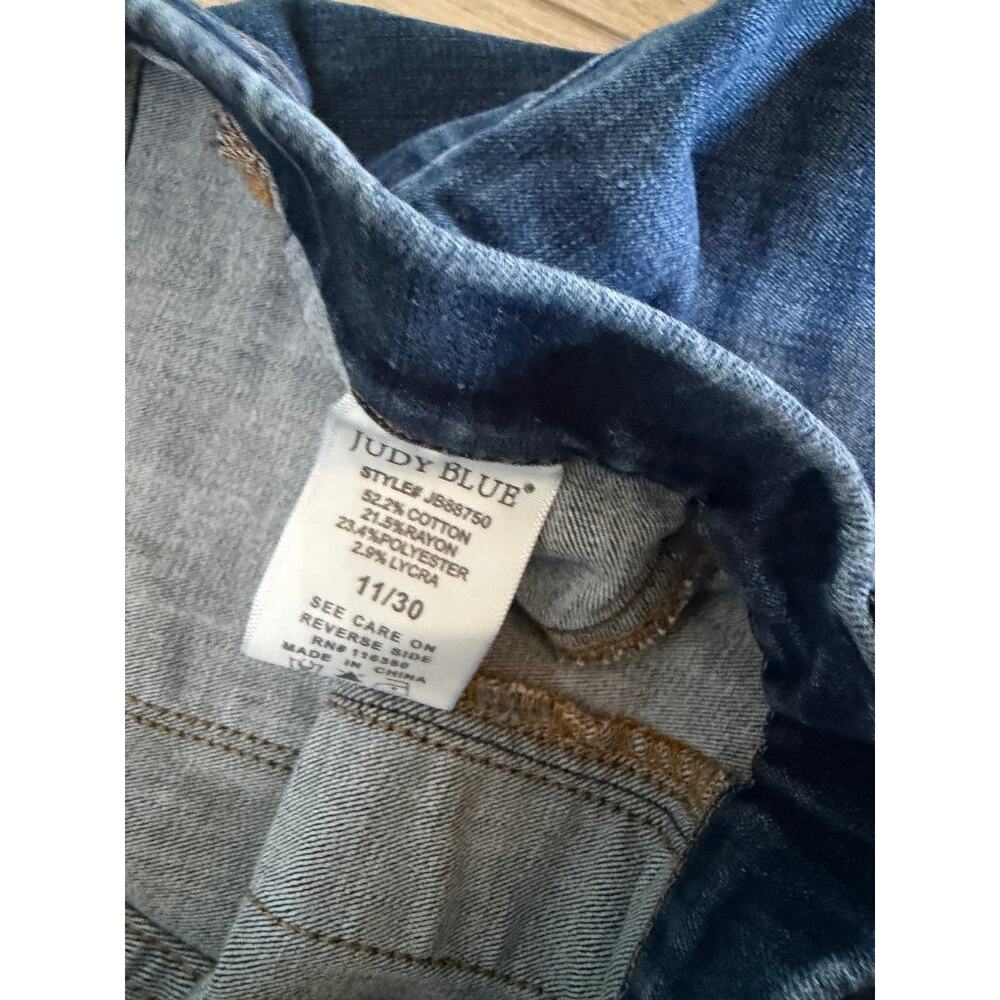 Judy Blue Women's Dark Wash Slim Fit Jean Sz 11/30 - Picture 5 of 8